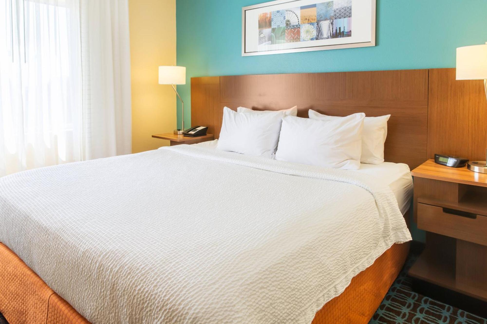 Fairfield & Hotel