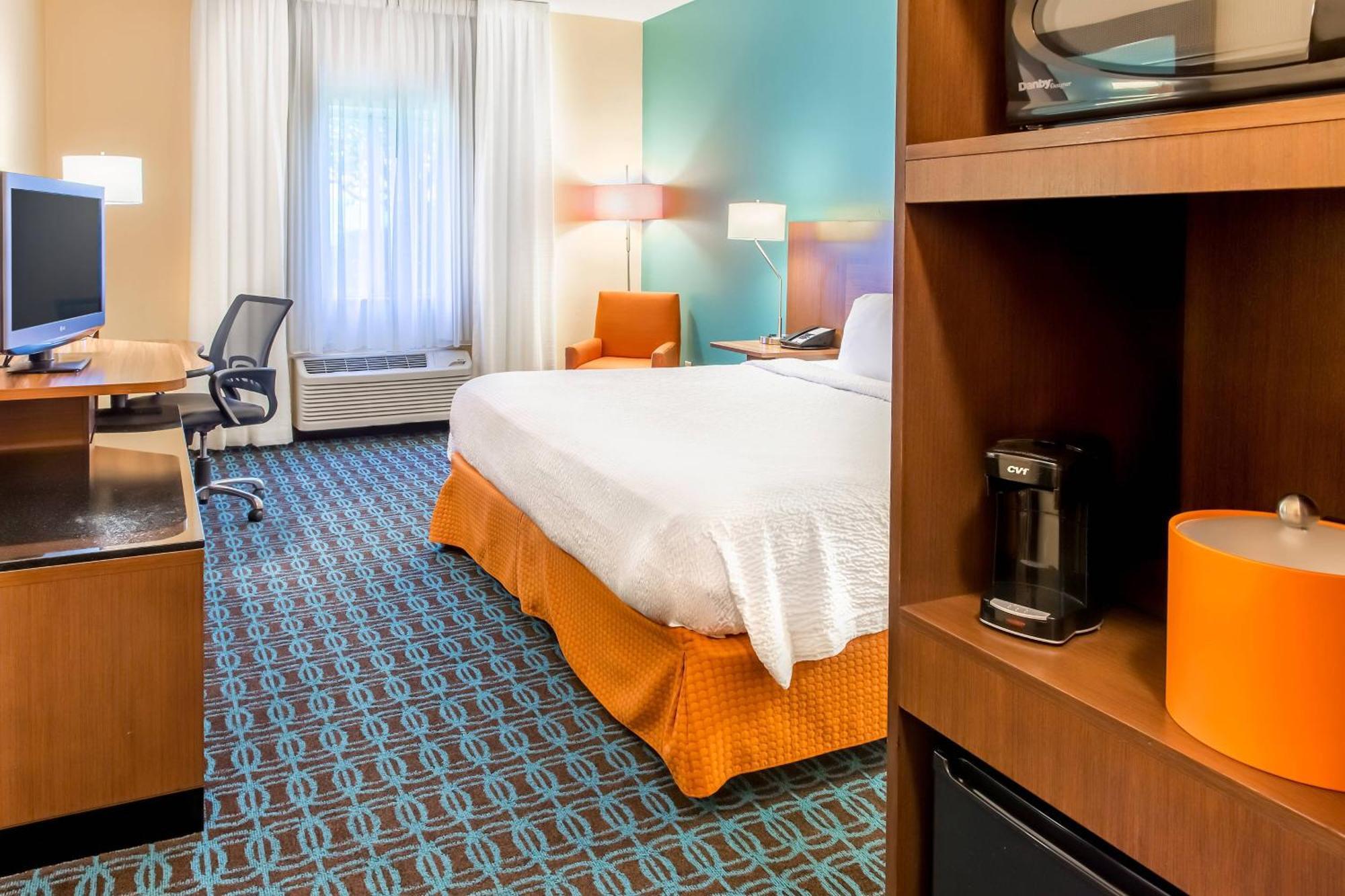 Fairfield & Hotel 3*